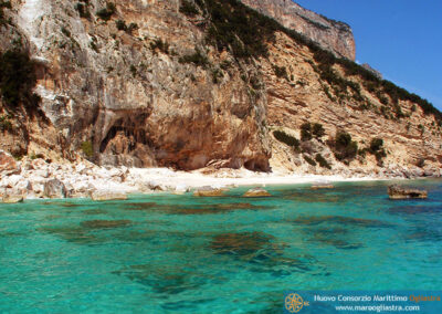 Linea Verde Motonave Costa di Baunei Ogliastra Sardegna